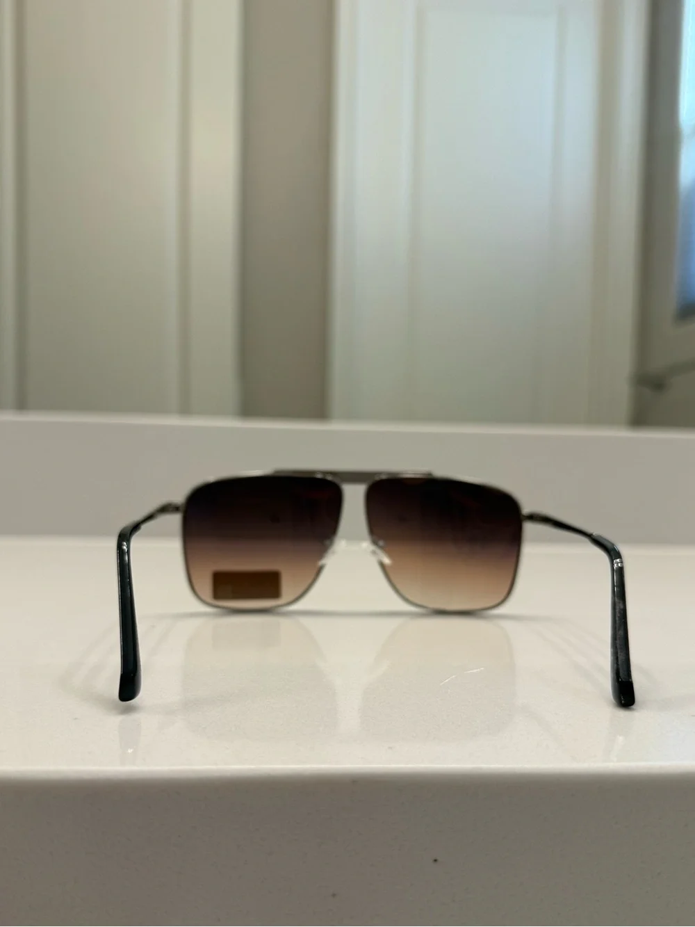 GUESS Aviator Sunglasses in GRADIENT Brown NWOT - Picture 3 of 13